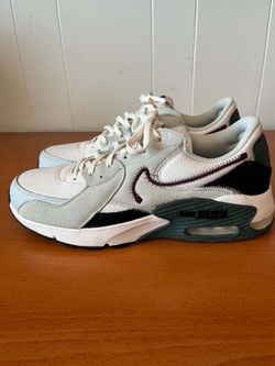 Nike Air Max Excee 
Phantom/Black/Burgundy Crush 
HJ9696-030 
US 10 / Men / New (No Box)