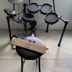 Alesis Nitro Mesh Kit - Electronic Drum Set With Drumsticks And Stool