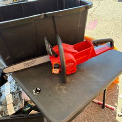 Milwaukee M18 FUEL Brushless Chainsaw