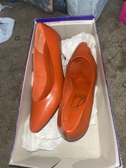 ORANGE HEELS Size 6