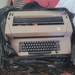 I b m selectric two typewriter