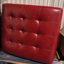 STORAGE CLEAN OUT – EVERYTHING MUST GO BY WEDNESDAY 🚨 Leather Storage Ottoman