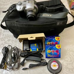 Bundle; Sony Digital Camera MVC-CD25