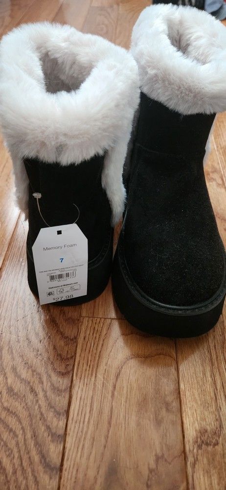 Brand New Size 7 Black Booties
