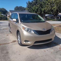 2011 Wheel Chair Accessible Mobility Sienna