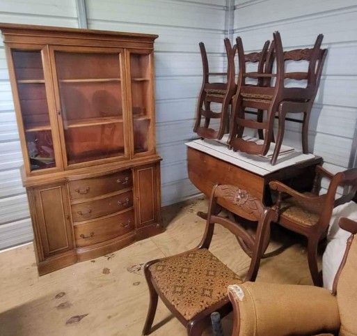 Dining Table & China Hutch