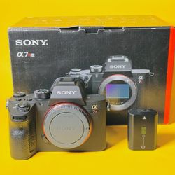 Sony A7R III 42.4MP Camera Body