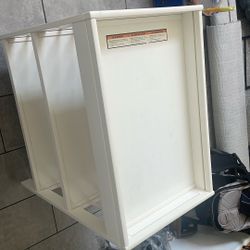2 Shelf Changing Table