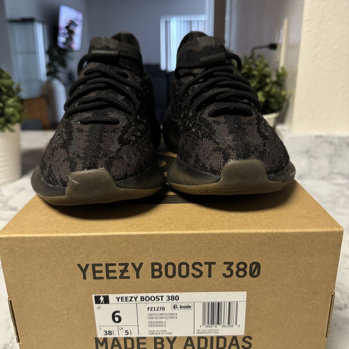 Used Size 6‎ - Adidas Yeezy Boost 380 Onyx Non-Reflective Adidas Yeezy Boost 380 Onyx Resell 380 Onyx Yeezy 380 Used  main image 2