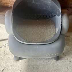 Neakasa Robot  +bags and double  layer litter mat