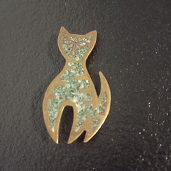 Vintage Mid-Century Brass & Crushed Turquoise Inlay Cat Brooch Pin Marked Mexico