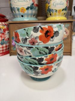 4 Pioneer Women Bowls