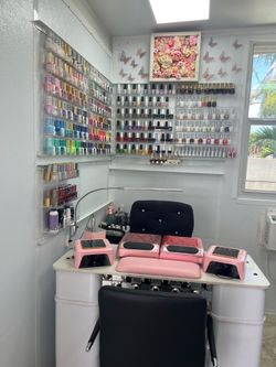 Productos y muebles para manicurista