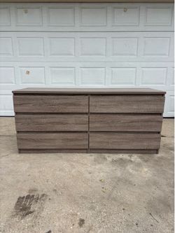 ‼️6 DRAWER DRESSER‼️FOR SALE 200$ OR BEST OFFER‼️GREAT CONDITION‼️DELIVERY AVAILABLE🚚