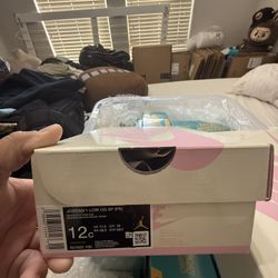 Jordan 1 Low ‘Travis Scott’ Shy Pink 12c