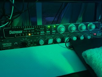 Empirical Labs Distressor EL8 Compressor and vintech x37i preamp