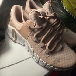 Womens Nike Metcon 5