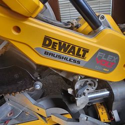 Dewalt DHS790 Dual Bevel Miter Saw Battery/ Cord Operated