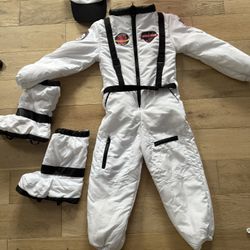 halloween costume size 6-7 atronaut Nasa