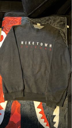 Vintage 90s Nike “NIKETOWN CHICAGO” Crewneck Sweater