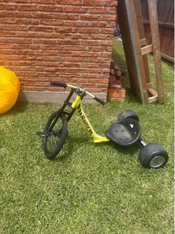 (2) Razor DXT Drift Trike