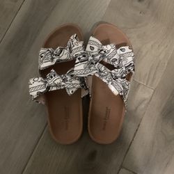Women’s 9 Sandals