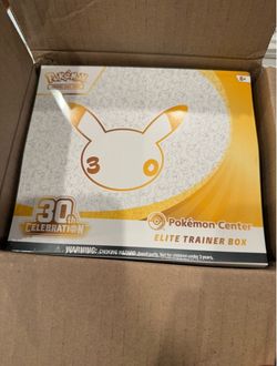Pokémon Center 30th ETB