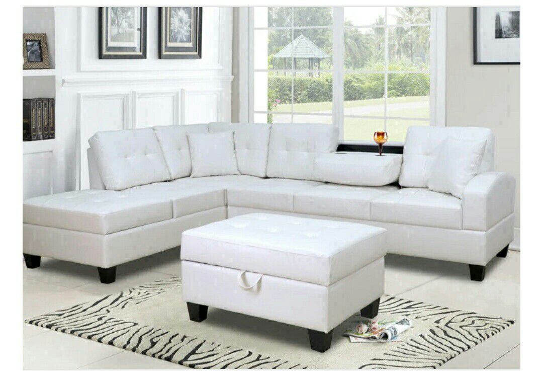 Pablo White Sectional With Ottoman | U5300