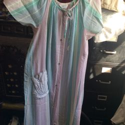 Ladies Housecoat Size 14-16