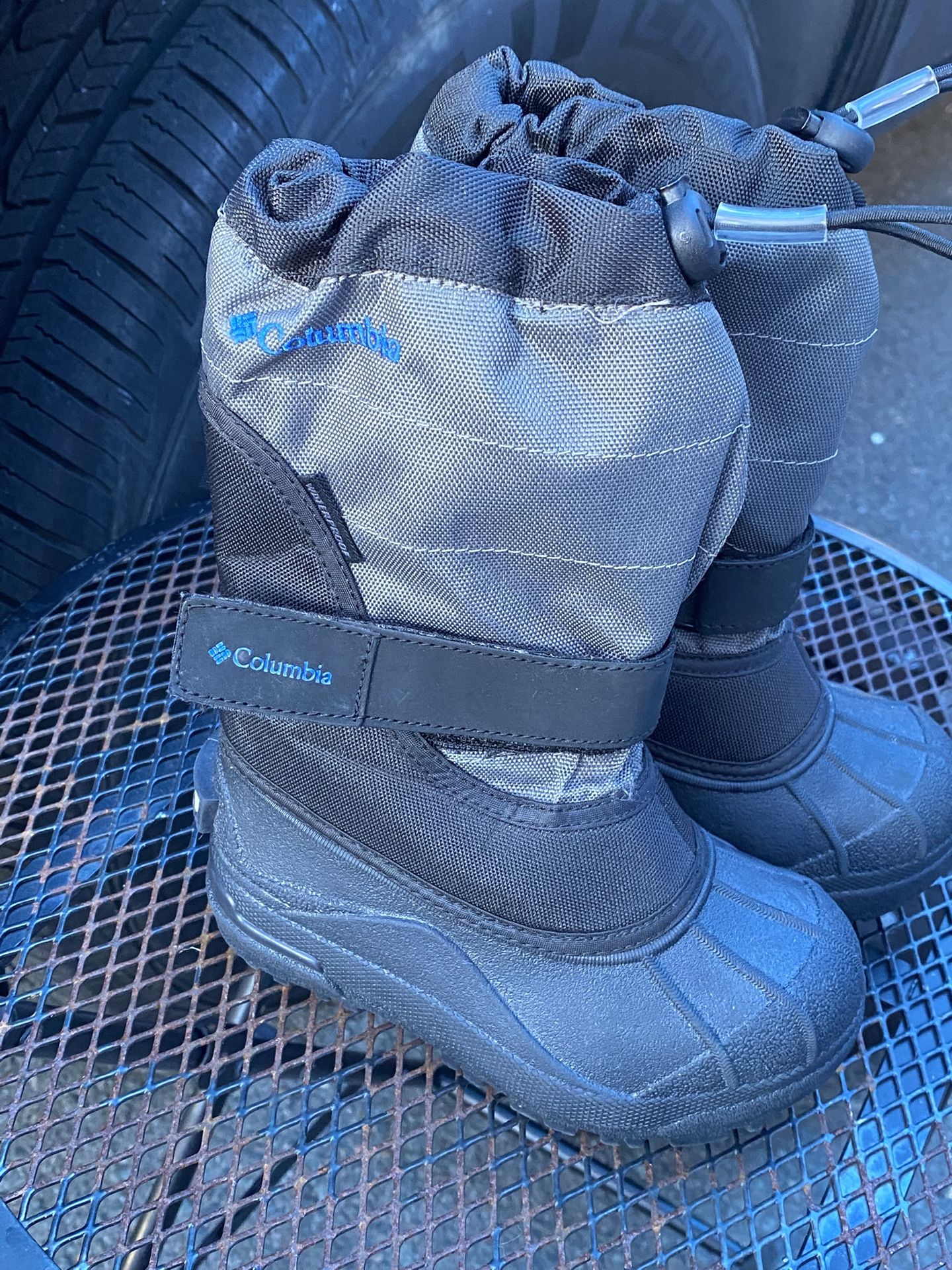 Columbia Unisex Toddler Black Grey Snow Boot Size 9