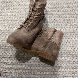 Womens Size 7 Boots