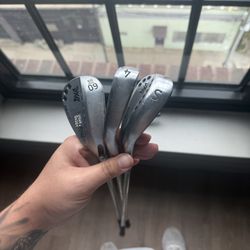 GOLF CLUBS
