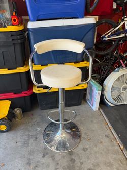 Barstool
