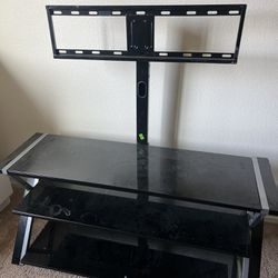 2 tv stands for sale, used for about 2 years. 1 for $30 or 2 for $50. Located in Southwest Las Vegas (Near Ikea 89148) Cash or Zelle only, no trades, 