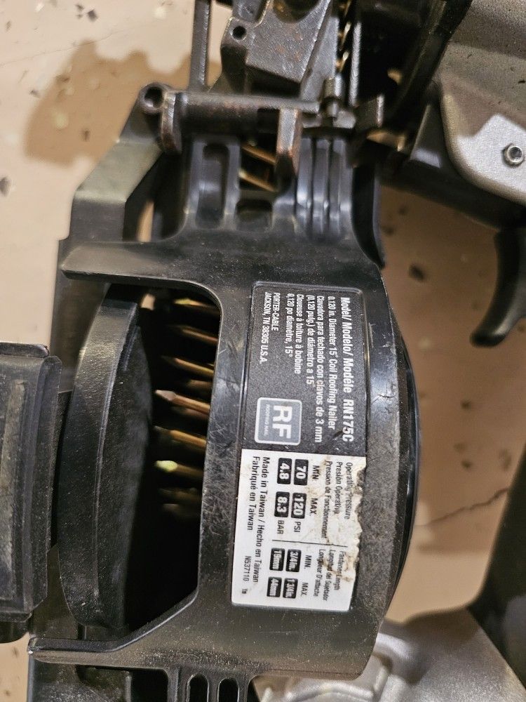 Roofing Nail Gun Air. 