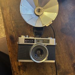 Vintage Konica camera 