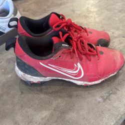 Red Softball Cleats Size Youth 3.5 
