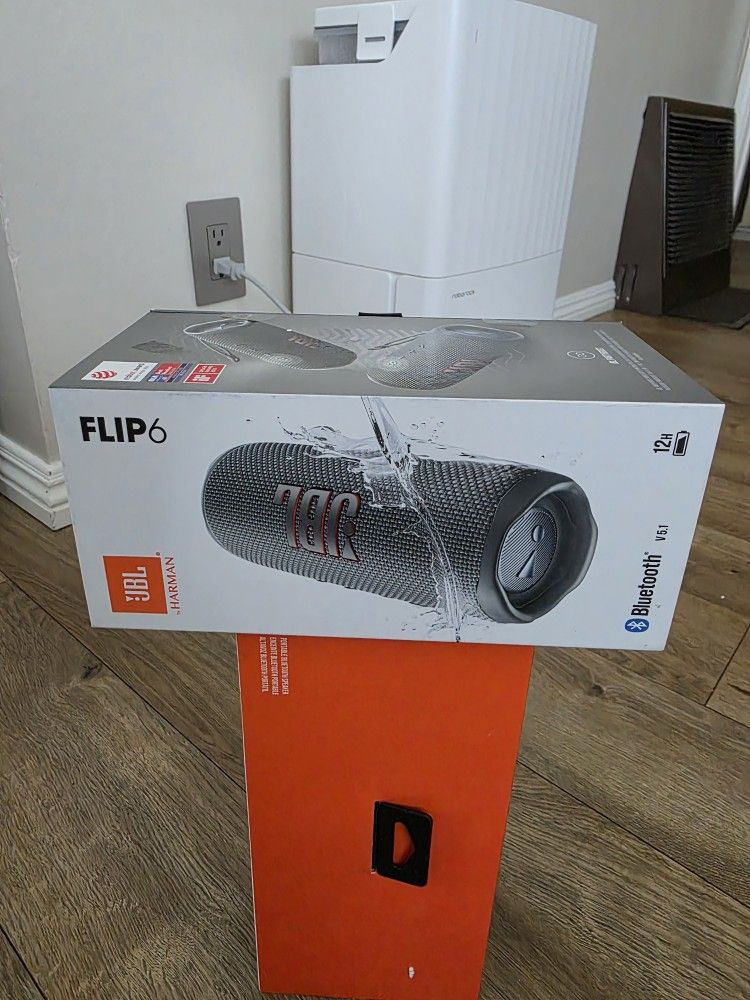 JBL Flip 6 Bluetooth Speakers