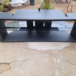 T..V. Stand 