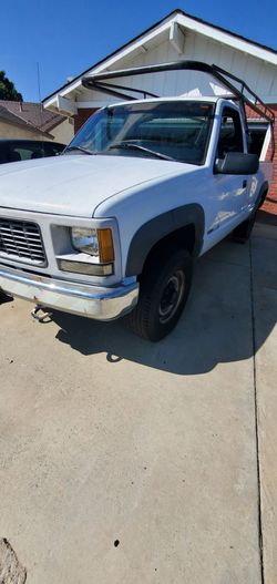 Chevy obs / Gmc Front truck Clip