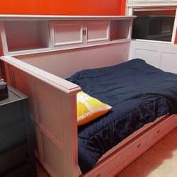 Girl’s Twin Size Bed Frame