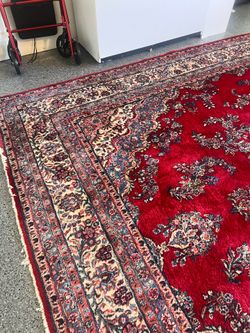 Persian rug 17 feet by 11 feet