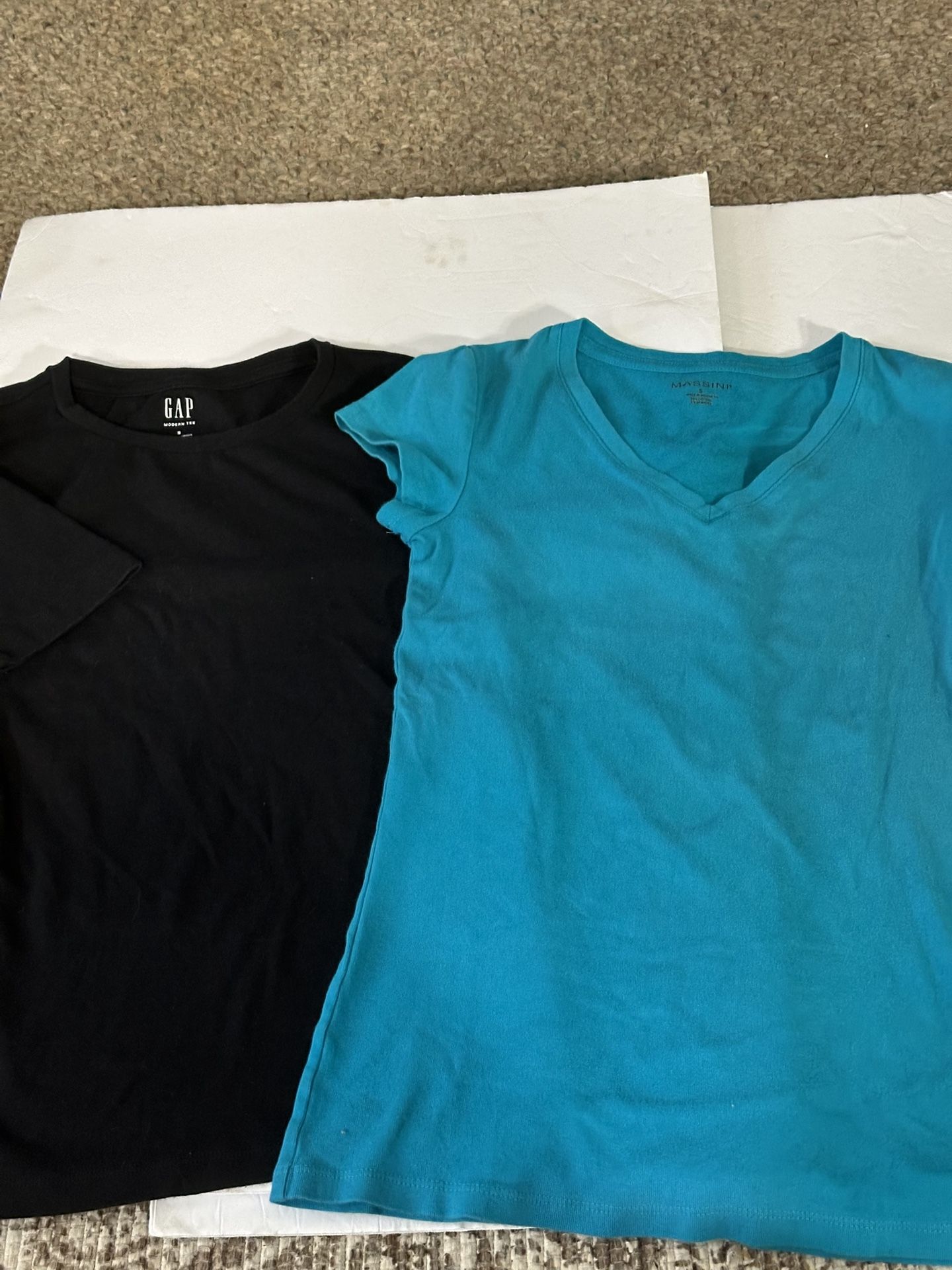 Lot Of 2 Tees Both Size S GAP Black Massini Teal Both In Great Condition 