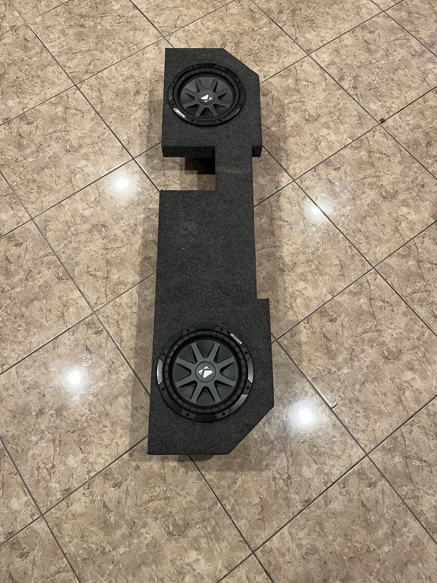 2 10” Kickers RAM 1500 BOX