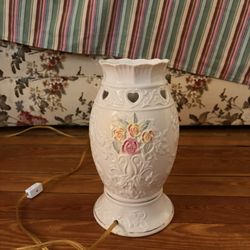 BELLEEK  LAMP FROM IRELAND