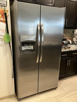 Frigidaire Refrigerator 