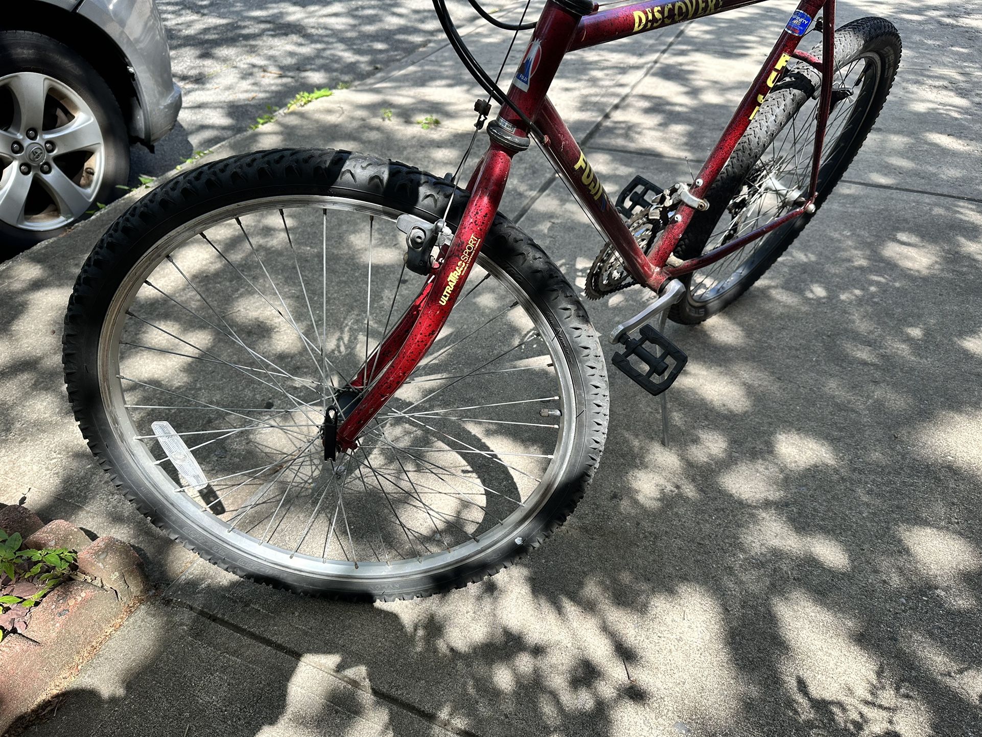 Fuji discovery 1 mountain bike price hotsell