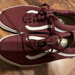 Men’s 10 Burgandy Vans 