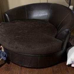 Swivel Chair Brown. Perfect For Naps