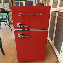 Frigidaire Mini Fridge